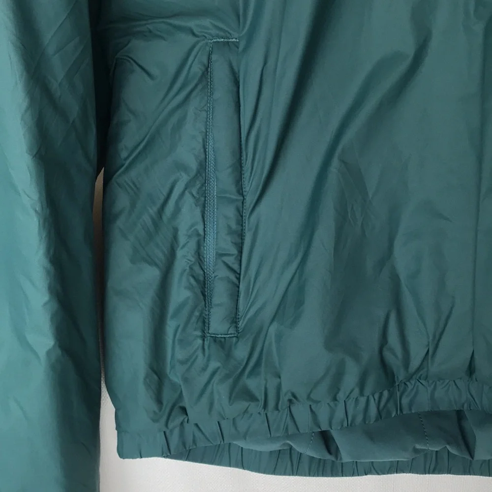 Alo Latitude Light Weight 1/2 Zip Pullover Jacket, Winter Ivy - Picture 5 of 16